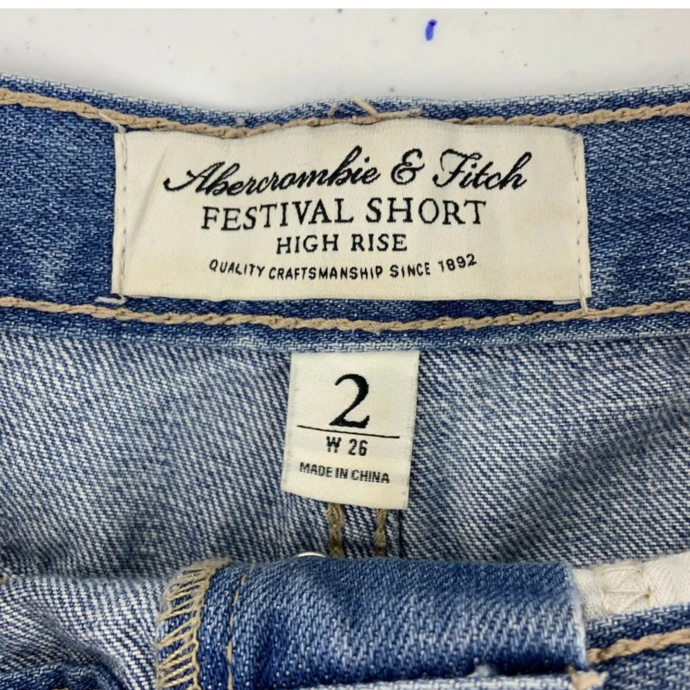 SOLD Abercrombie High Rise Festival Jean Short - Picture 4 of 5